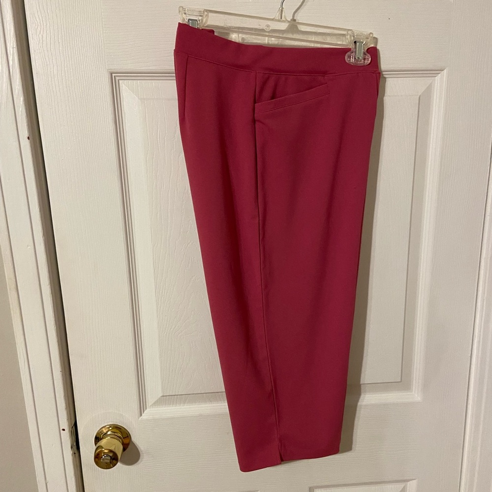 Women's Pink Pull-On Ponte Capris